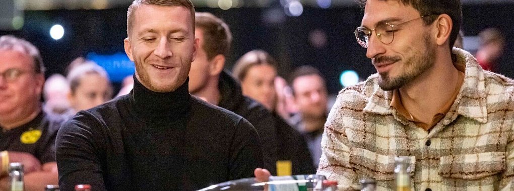 Marco Reus und Mats Hummels: Die Zukunft der beiden Routiniers beim BVB bleibt vorerst offen. - © David Inderlied/dpa