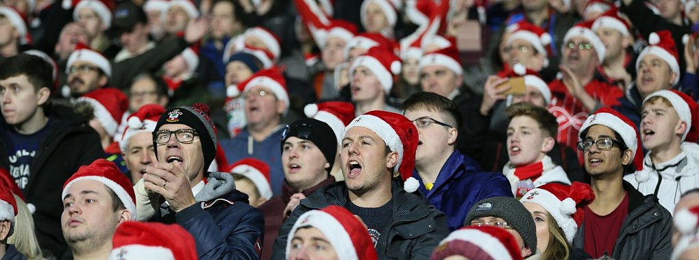 Fußball an Weihnachten gehört in England zur Tradition: der Boxing Day. - © Richard Sellers/PA Wire/dpa