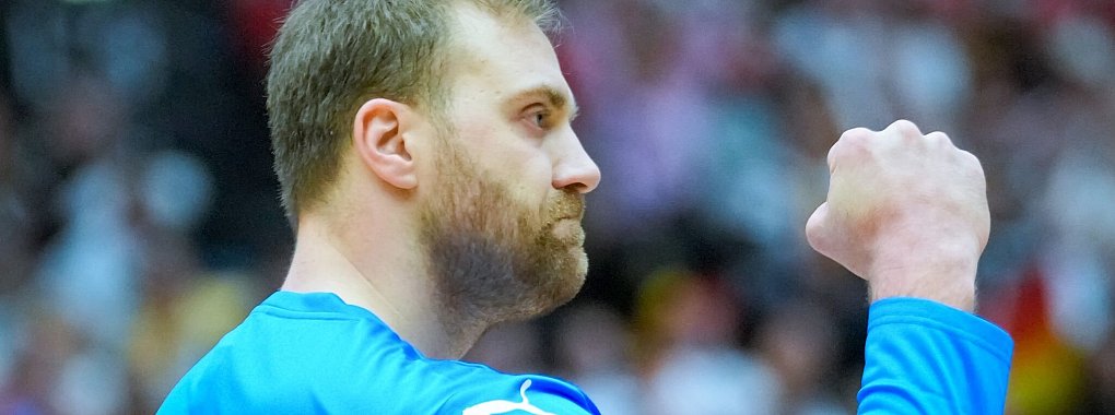 Torhüter Andreas Wolff sichert dem deutschen Team den Sieg gegen die Schweiz. - © Sören Stache/dpa