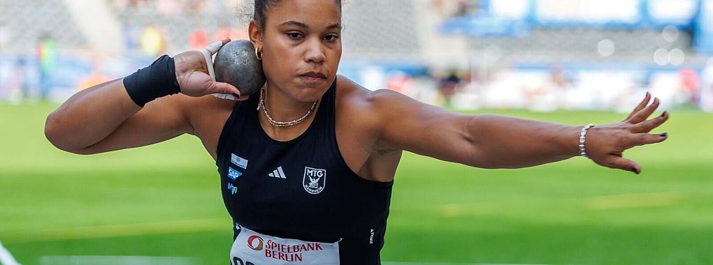 Kugelstoß-Olympiasiegerin Yemisi Ogunleye zählt bei der Wahl zur «Sportlerin des Jahres» zu den Favoritinnen. - © Andreas Gora/dpa