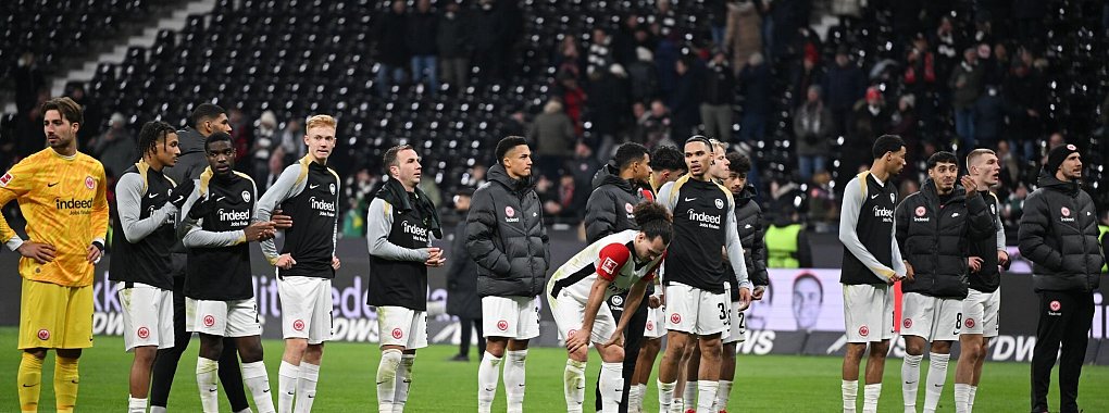 Eintracht Frankfurt muss voraussichtlich mehrere Wochen auf Nationalspieler Robin Koch verzichten. - © Arne Dedert/dpa