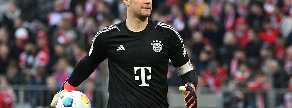 Bayern-Torwart Manuel Neuer freut sich auf das Topspiel gegen Bayer Leverkusen. - © Angelika Warmuth/dpa
