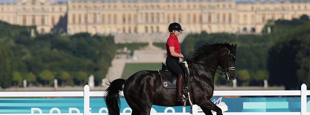 Isabell Werth kann in Paris einen Olympia-Rekord aufstellen. - © Rolf Vennenbernd/dpa