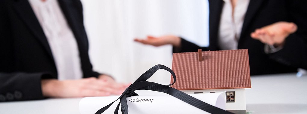 Was soll nach dem Tod der Eltern mit dem Familienheim passieren? Gibt es mehrere Erben, müssen sich diese untereinander einigen, wenn keine klare Regelung aus dem letzten Willen der Erblasser hervorgeht. - © Christin Klose/dpa-tmn/dpa