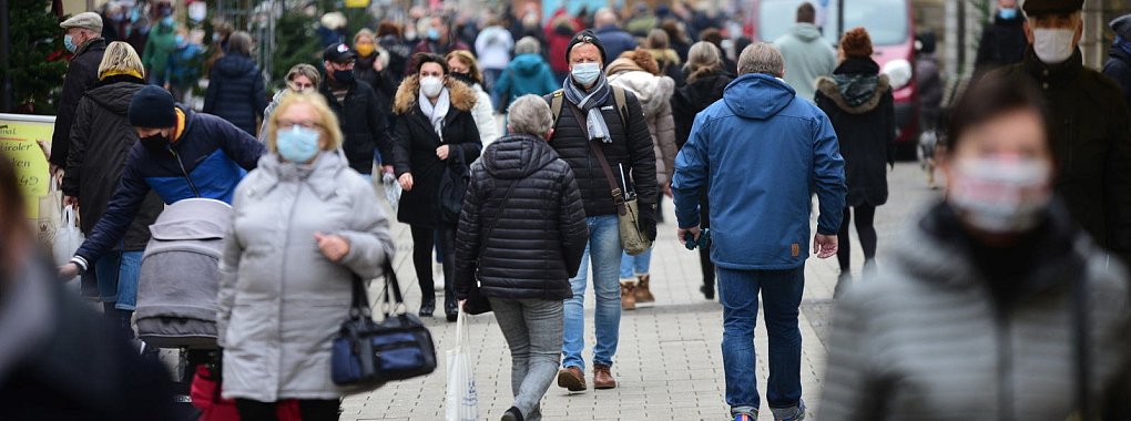 Vor dem Lockdown haben viele Lipper das Wochenende genutzt, um die Weihnachtsgeschenke zu besorgen. - © Nicole Ellerbrake
