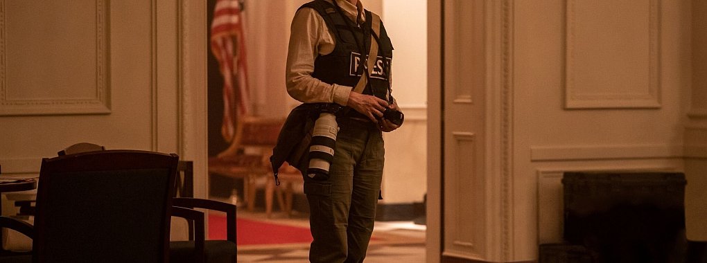 Kirsten Dunst in einer Szene des Films &laquo;Civil War&raquo;. - &copy; Murray Close/A24/DCM/dpa