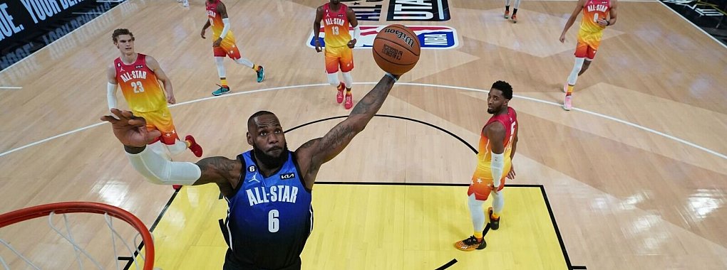 NBA-Superstar James dunkt beim All-Star-Game. - © Kyle Terada/Pool Photo Via Ap/USA Today Sports Pool Photo/AP/dpa