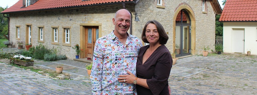 Jochen und Patrizia Ferrara haben die historische Kötterstelle mit viel Herzblut zu neuem Leben erweckt. - © Sandra Castrup