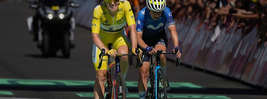 Hat nach einem Sturz das Gelbe Trikot abgeben m&uuml;ssen: Demi Vollering. - &copy; Peter Dejong/AP/dpa