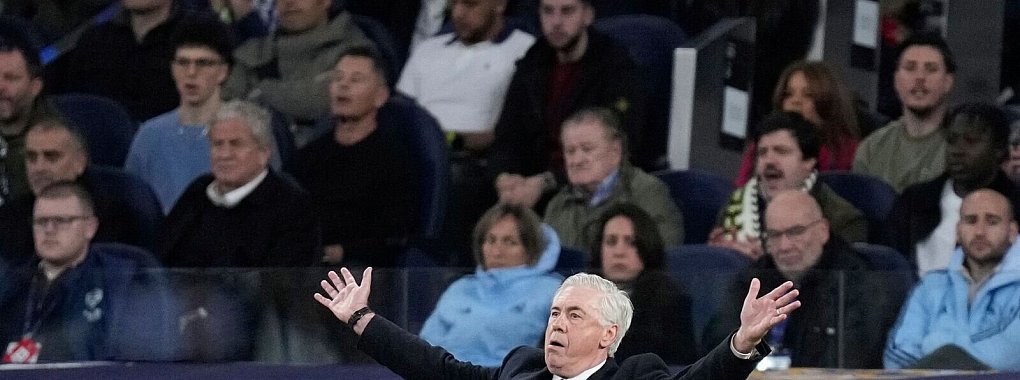 Der Druck auf Carlo Ancelotti nimmt zu. - © Bernat Armangue/AP/dpa