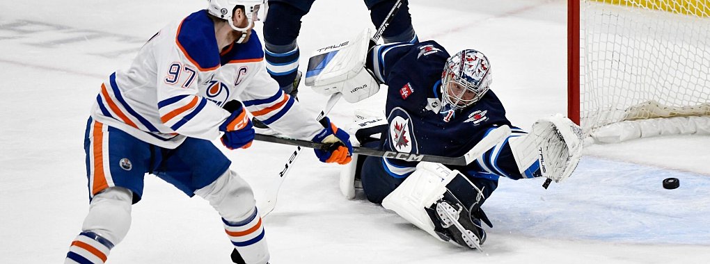 Connor McDavid sammelte gegen die Jets seine Scorerpunkte 98 und 99. - © FRED GREENSLADE/The Canadian Press/AP/dpa