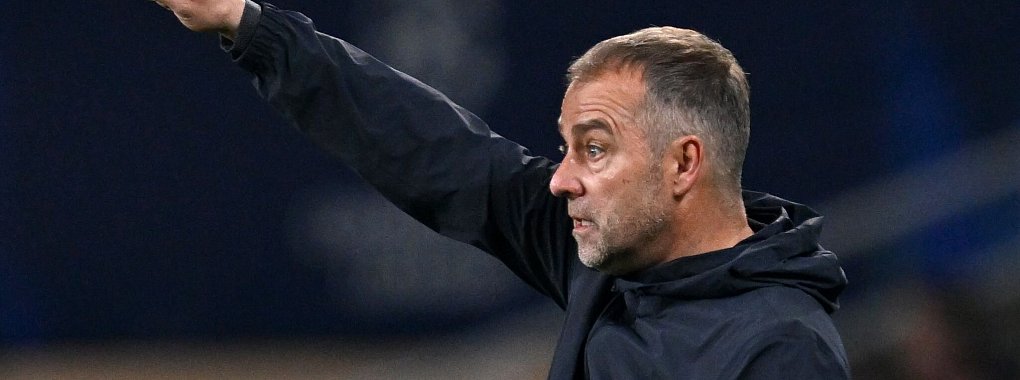 Hansi Flick bleibt wohl noch länger beim FC Barcelona - © Federico Gambarini/dpa