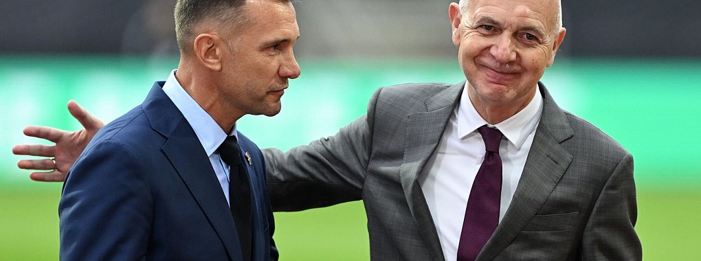 Bernd Neuendorf (r) und Andrij Schewtschenko unterzeichneten vor dem Testspiel in N&uuml;rnberg eine Kooperationsvereinbarung. - &copy; Federico Gambarini/dpa
