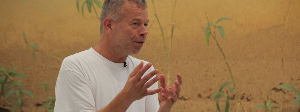 Fotograf Wolfgang Tillmans bereitet eine große Ausstellung in Dresden vor. (Archivbild) - © Christina Horsten/dpa