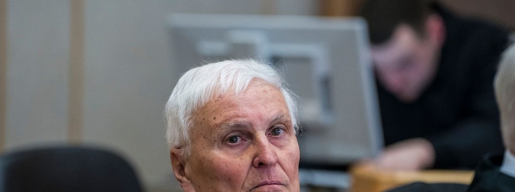 Der frühere DFB-Präsident Theo Zwanziger ist im Sommermärchen-Prozess angeklagt. - © Andreas Arnold/dpa