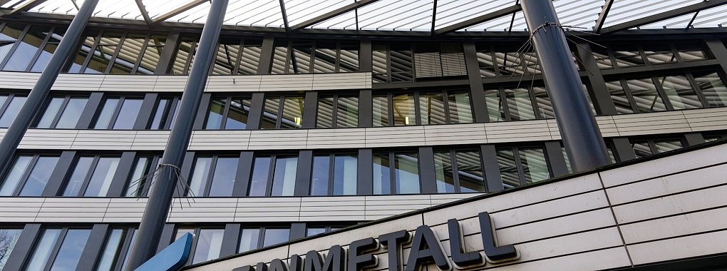 Der Rüstungskonzern Rheinmetall wird neuer Sponsor von Borussia Dortmund. - © Henning Kaiser/dpa