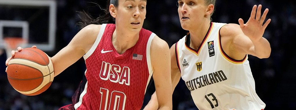 Leonie Fiebiech (r) steht den deutschen Basketballerinnen gegen die USA zur Verf&uuml;gung. - &copy; Alastair Grant/AP