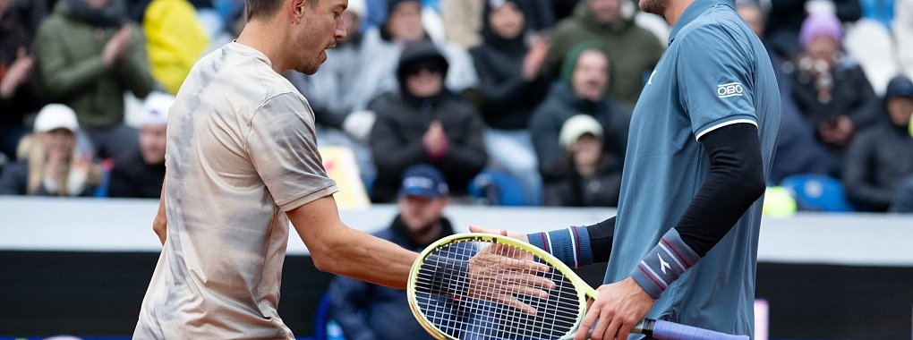 Jan-Lennard Struff (r) und Andreas Mies in Aktion. - &copy; Sven Hoppe/dpa