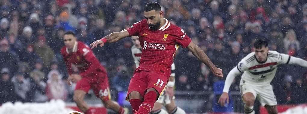 Mohamed Salahs Führungstreffer per Handelfmeter reichte dem FC Liverpool nicht zum Sieg. - © Peter Byrne/PA Wire/dpa