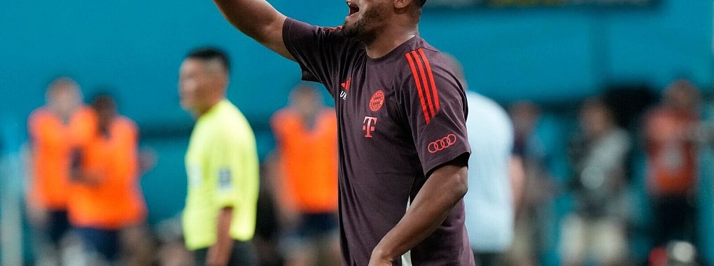 Coacht sehr aktiv und lautstark an der Seitenlinie: Vincent Kompany. - &copy; Ahn Young-joon/AP/dpa