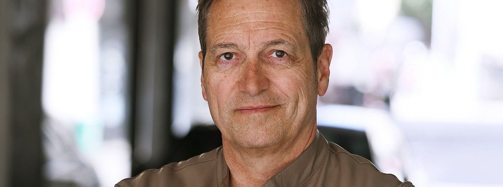 Umstritten - und wird nun in Bayern ausgezeichnet: Kabarettist Dieter Nuhr. (Archivbild) - © David Young/dpa
