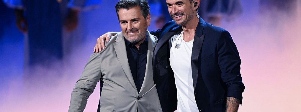 Thomas Anders (l) und Florian Silbereisen stehen auch mit ihrem zweiten Album wieder an der Spitze der deutschen Charts. (Archivbild) - © Hendrik Schmidt/dpa