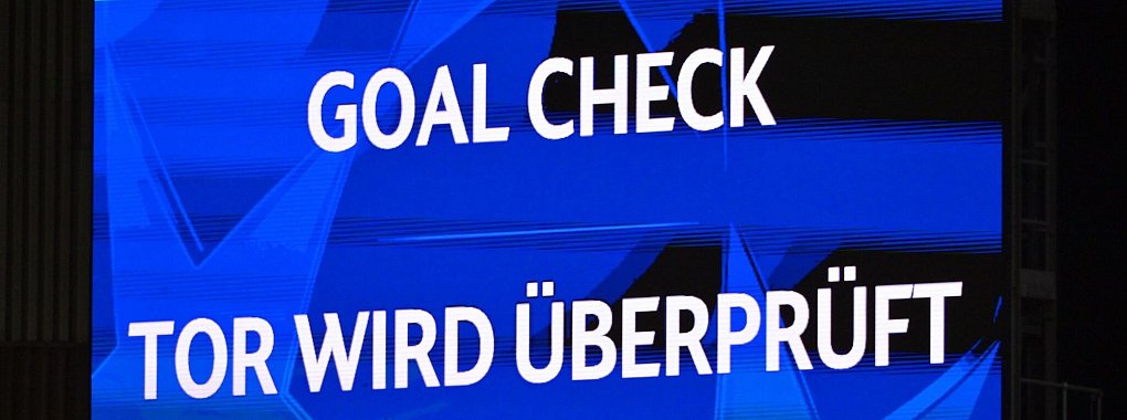 Der Videoreferee soll in Norwegen wieder abgeschafft werden. - &copy; Peter Kneffel/dpa