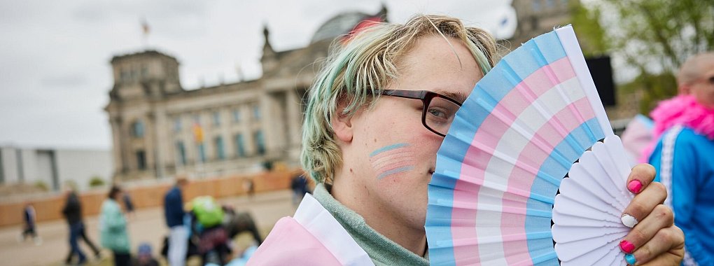 Selbstbestimmungsgesetz: Ab dem 1. November k&ouml;nnen Geschlechtseintrag und Vorname in Deutschland auf Antrag ge&auml;ndert werden. - &copy; J&ouml;rg Carstensen/dpa/dpa-tmn