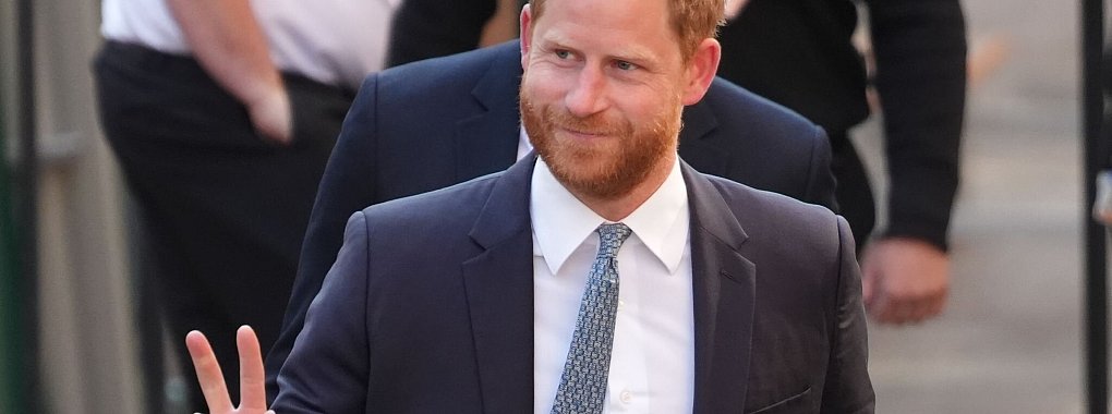 Harry hatte sich mit seiner Frau Herzogin Meghan (43) vor fünf Jahren aus dem Königshaus zurückgezogen. - © Jonathan Brady/PA Wire/dpa