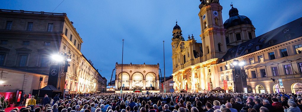 Die Münchner Philharmoniker sind auch wieder bei Klassik am Odeonsplatz dabei. Das zeigt ein Blick in ihre neue Konzertsaison. - © Matthias Balk/dpa