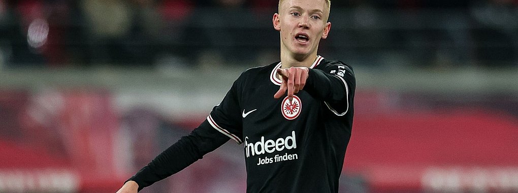 Hugo Larsson hat seinen Vertrag in Frankfurt verlängert. - © Jan Woitas/dpa