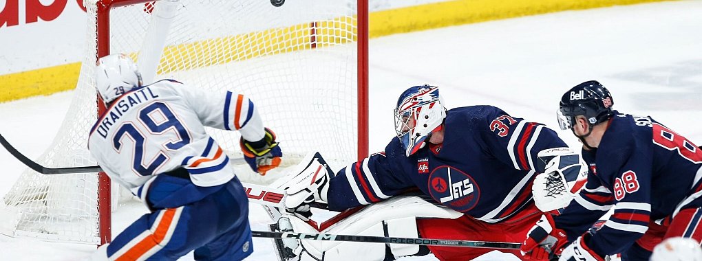 Leon Draisaitl (l) kommt in dieser Saison nun auf 38 Tore. - © JOHN WOODS/The Canadian Press/AP/dpa
