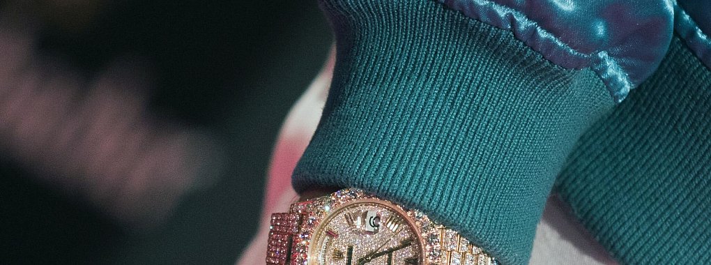 Nicht nur Musiker lieben teure Uhren - Fans und Liebhaber eifern ihren Vorbildern gerne nach. - © Rolf Vennenbernd/dpa/dpa-tmn