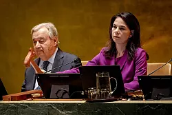 Ant&oacute;nio Guterres, Generalsekret&auml;r der Vereinten Nationen, und Annalena Baerbock, Pr&auml;sidentin der Generalversammlung der Vereinten Nationen, nehmen an der Generaldebatte der UN-Vollversammlung teil. - &copy; Kay Nietfeld/dpa