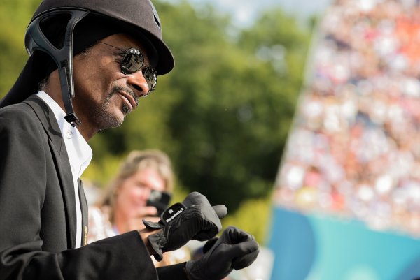 Snoop Dogg begeisterte die Fans mit seinen Auftritten in Paris. - © Rolf Vennenbernd/dpa