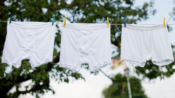 Feinripp gilt als Chiffre für Qualität - aber auch als Sinnbild der Spießigkeit. (Archivbild) - © picture alliance / dpa