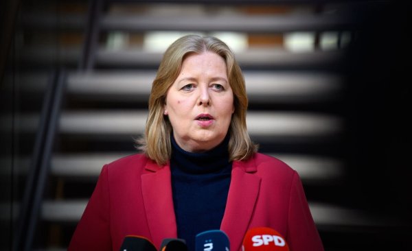 Arbeitsministerin Bärbel Bas will «sehr bald» eine Bürgergeldreform vorlegen - und als SPD-Chefin mit weiteren Ideen zum Sozialstaat vorpreschen. - © Bernd von Jutrczenka/dpa