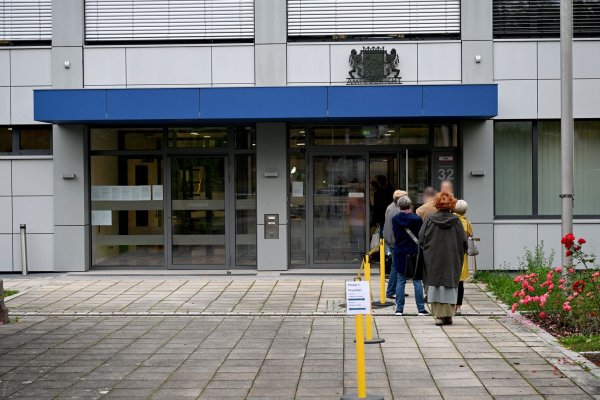 Die Verhandlung fand aus Platzgründen im Amtsgericht Laufen statt. - © Felix Hörhager/dpa