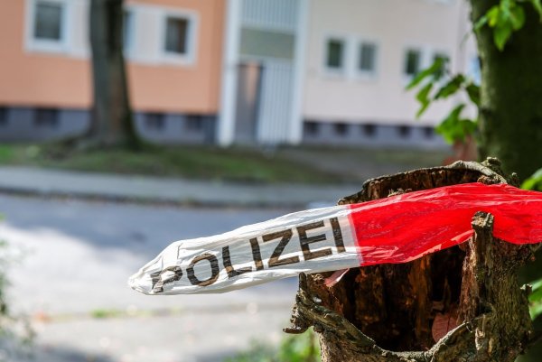 Der blutigen Eskalation soll ein länger schwelender Konflikt innerhalb einer Familie vorausgegangen sein. - © Christoph Reichwein/dpa
