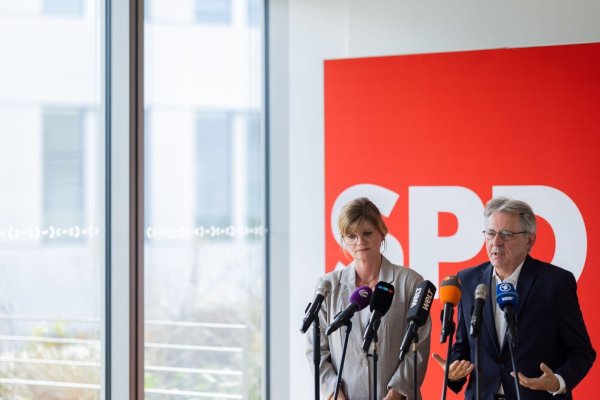 Die SPD in NRW fordert eine gemeinsame Kraftanstrengung aller Parteien, um die AfD zurückzudrängen. - © Rolf Vennenbernd/dpa