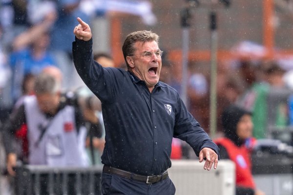 Aus beim VfL: Nach dem Zweitliga-Fehlstart muss Trainer Hecking gehen - © David Inderlied/dpa