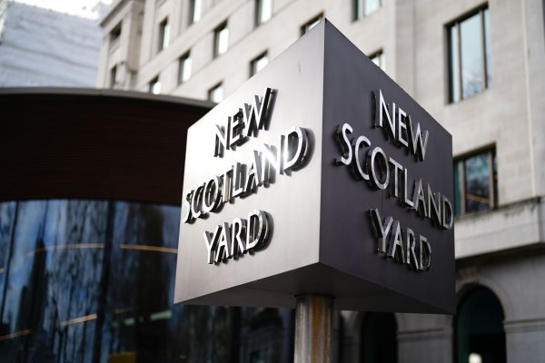 Die Londoner Polizei wollte den Maddie-Verdächtigen Christian B. kurz vor seiner geplanten Freilassung verhören. Dieser lehnte das jedoch ab. (Symbolbild) - © Jordan Pettitt/PA Wire/dpa