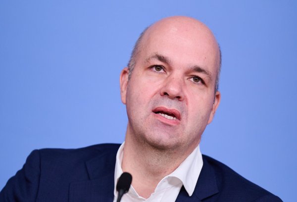 DIW-Chef Fratzscher sieht in den Zugewinnen der AfD eine Gefahr für den Wirtschaftsstandort. (Archivbild) - © Annette Riedl/dpa