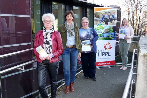 Das Organisationsteam um Birgit Griese-Lödige, Isabelle Hebrock-Hugenberg, Anke Rabe und Laura Schuster (v.l.) lädt zur Teilnahme am Wettbewerb ein. - © Kreis Lippe