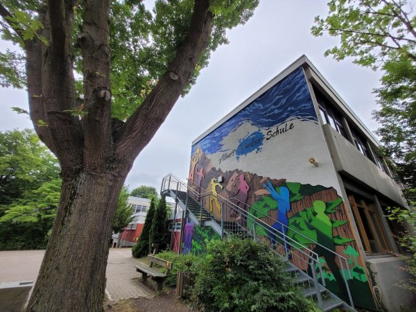 Vor allem Schülerinnen und Schüler der Albert-Schweitzer-Schule in Hagen nutzen den Schülerspezialverkehr. Der Bedarf steigt. - © Astrid Sewing