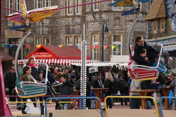 Beim Frühjahrsmarkt 2016 gab es rund um den Marktplatz kaum ein Durchkommen. Auch künftig sollen attraktive Veranstaltungen Menschen in die Zuckerstadt ziehen. - © Archivbild: Sandra Castrup