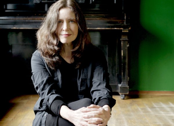 Sarah McQuaid tritt im Kurtheater Bad Meinberg auf. - © Bildrechte: Sarah McQuaid