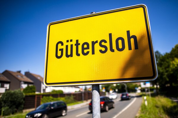 Gütersloh hat seit Kurzem eine neue Hymne. Allerdings gibt es schon kurz nach Veröffentlichung mächtig Ärger um den Song. - © picture alliance/dpa