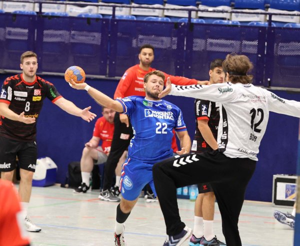 Lemgos Kian Schwarzer kann in Erlangen für Druck von links sorgen.  - © Paul Cohen