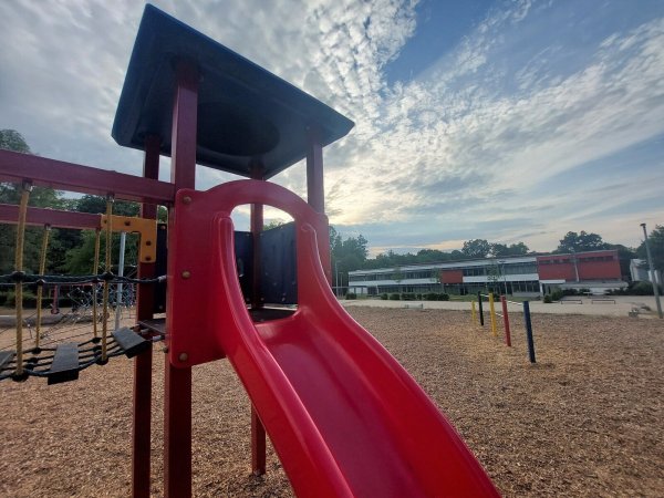 Die Grundschule am Schlosspark in Schieder ist eine der beiden Grundschulen im Stadtgebiet und mit 203 Kindern der größere Standort. Die Schwalenberger Grundschule besuchen 114 Schüler. - © Michaela Weiße